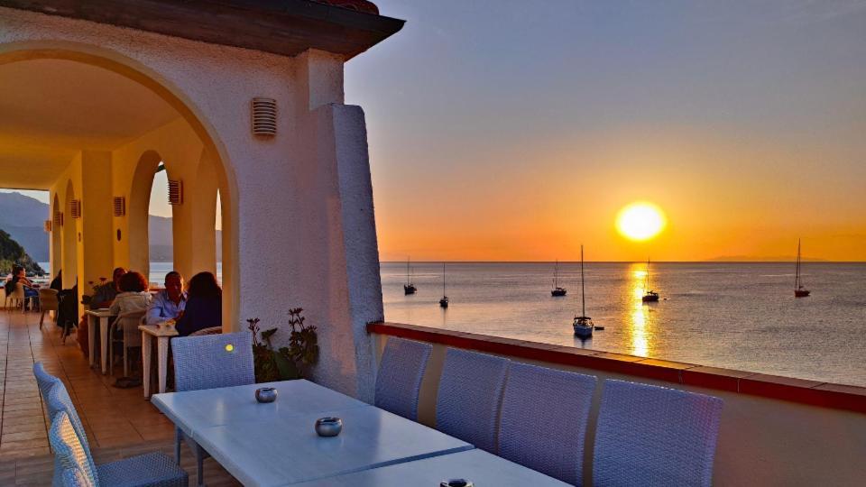 Hotel Scoglio Bianco ปอร์โตแฟร์ราโย ภายนอก รูปภาพ