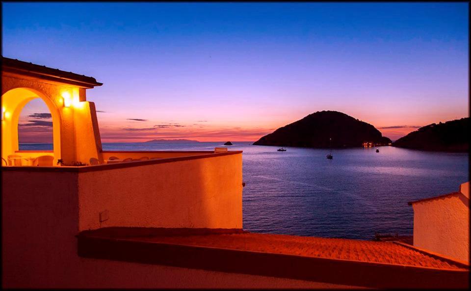 Hotel Scoglio Bianco ปอร์โตแฟร์ราโย ภายนอก รูปภาพ